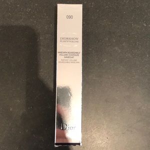 Dior Pump’N’Volume mascara in black pump